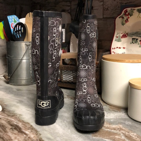UGG rain boots - Picture 2 of 3